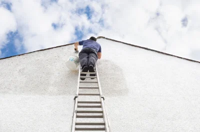 Peinture extérieure à Uchaud — façades et ravalement